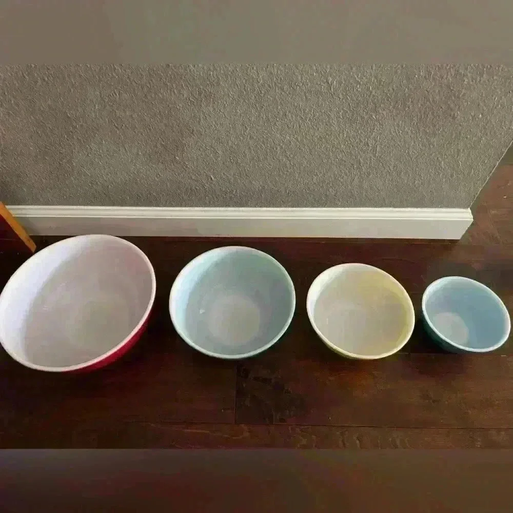 Vintage Mid Century Pyrex Nesting Mixing Bowl Set In Primary Colors